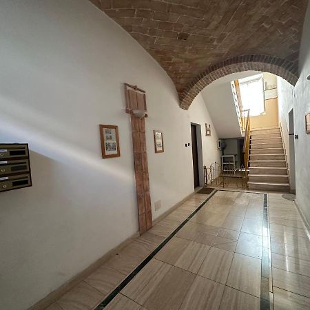 Casa Susanna - Delizioso Piano Terra, Centralissimo, Superservito, Tranquillo, Appena Fuori Ztl Parcheggio Libero Terni Exterior photo